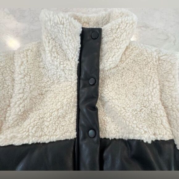 Blank NYC x REVOLVE Womens Puffer Vest Jacket Vegan Leather and Sherpa XS NWT - Picture 7 of 8